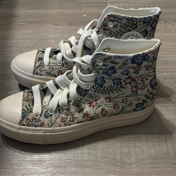 Converse Tapestry Floral High-Top Sneakers - Multicolor - Picture 2 of 3